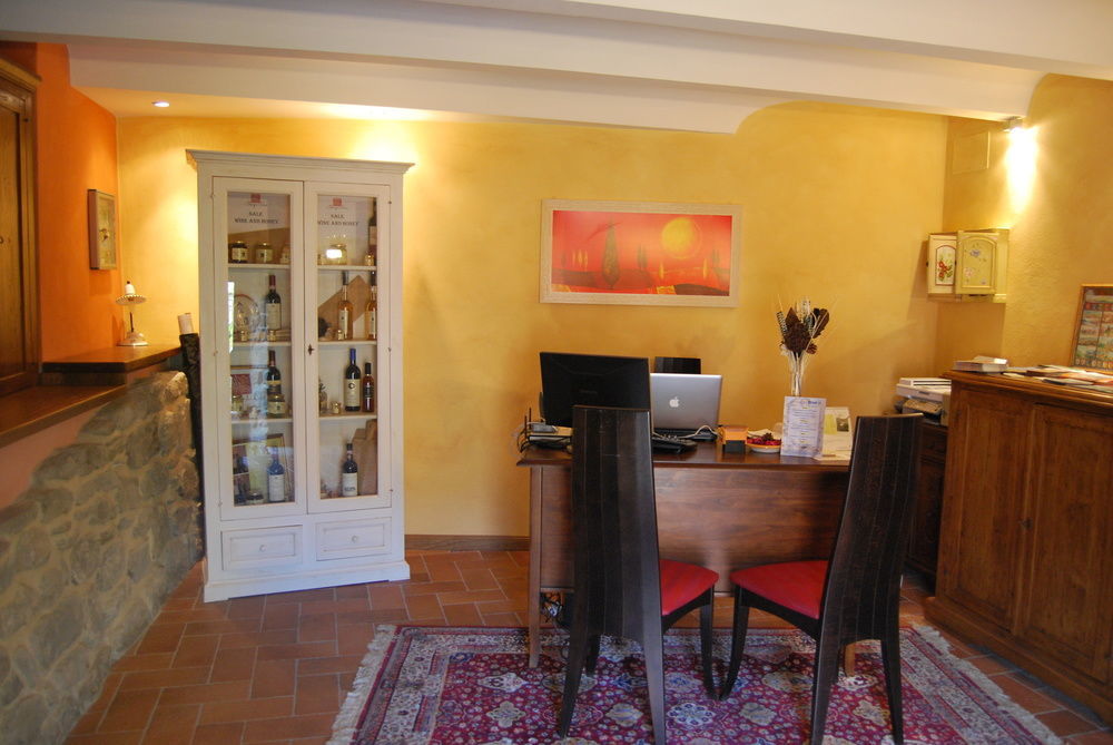 Borgo Dei Corsi Holiday House Reggiolo Buitenkant foto