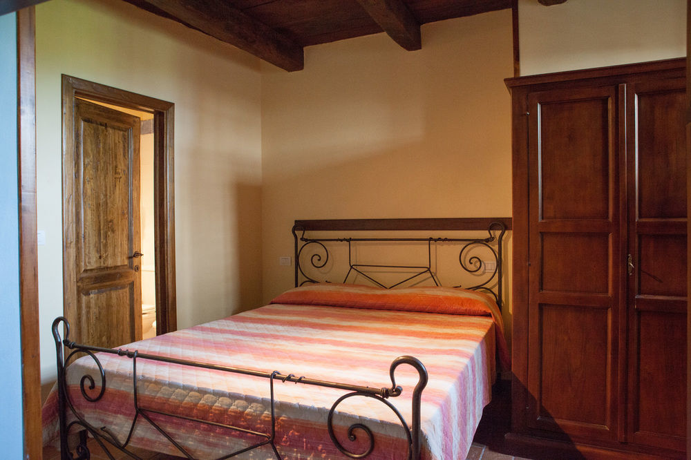 Borgo Dei Corsi Holiday House Reggiolo Buitenkant foto