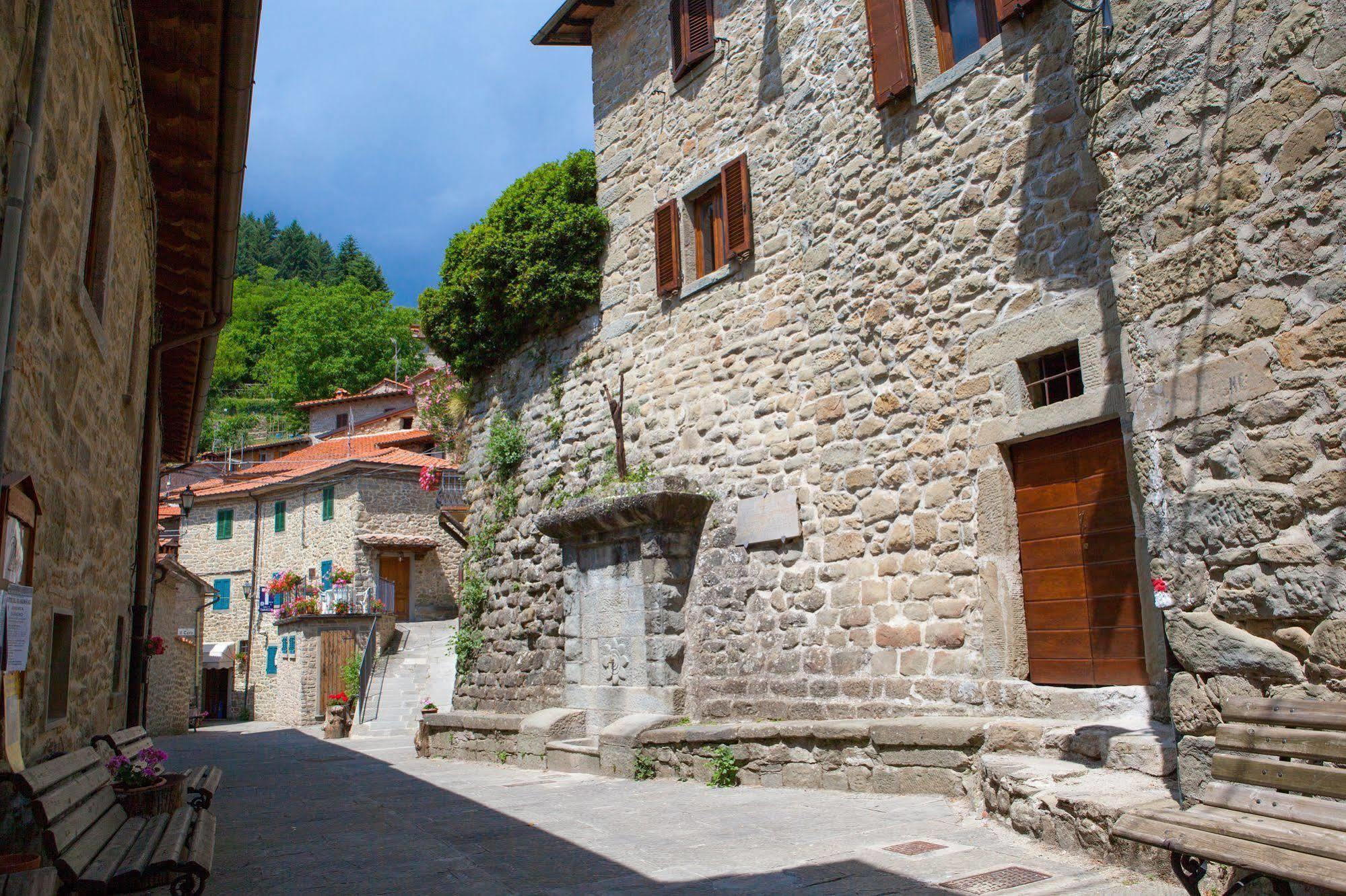 Borgo Dei Corsi Holiday House Reggiolo Buitenkant foto
