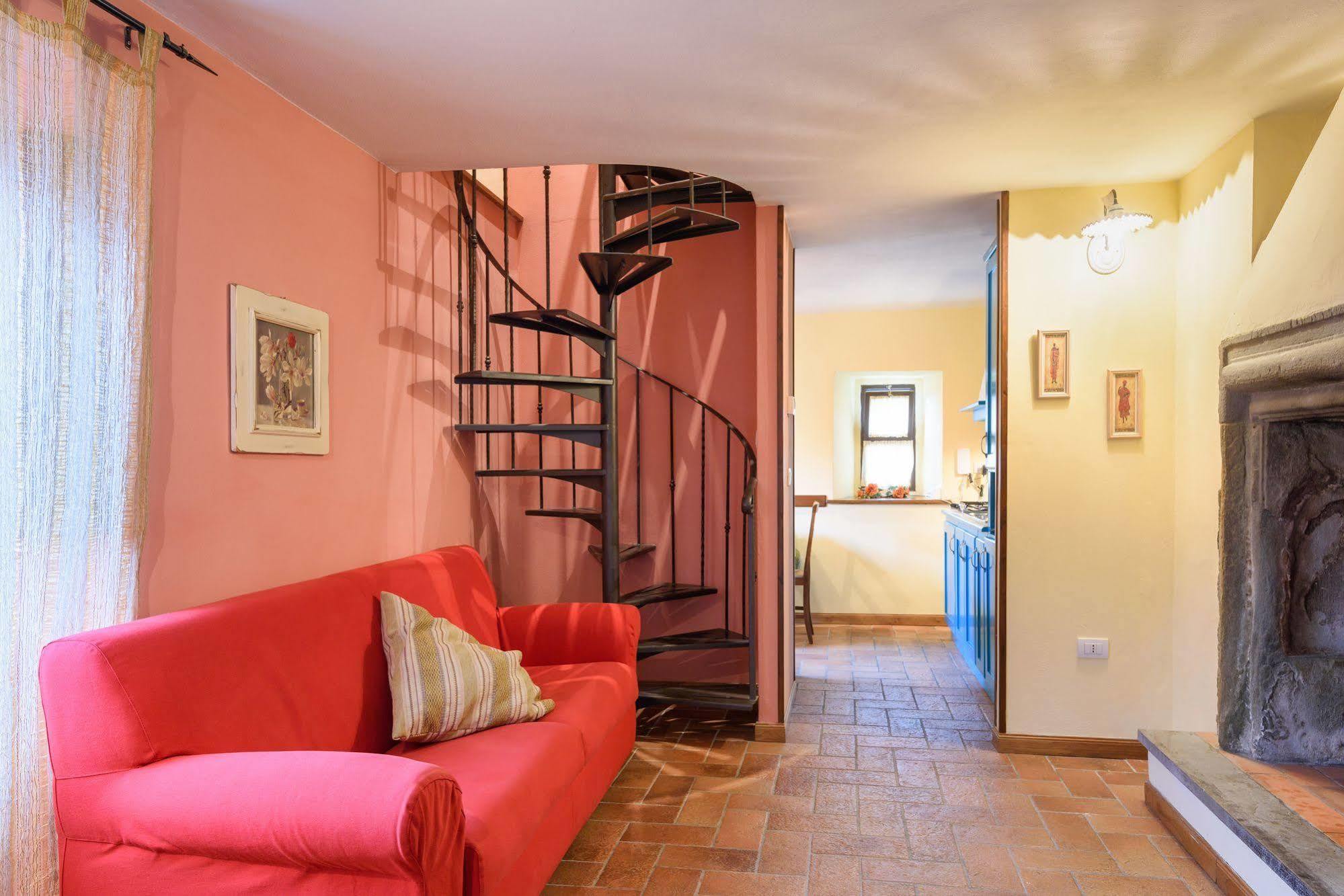 Borgo Dei Corsi Holiday House Reggiolo Buitenkant foto