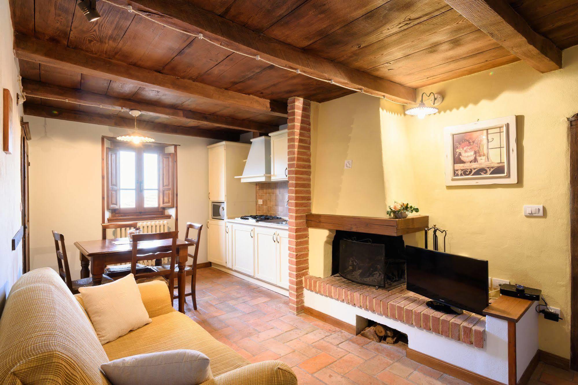 Borgo Dei Corsi Holiday House Reggiolo Buitenkant foto