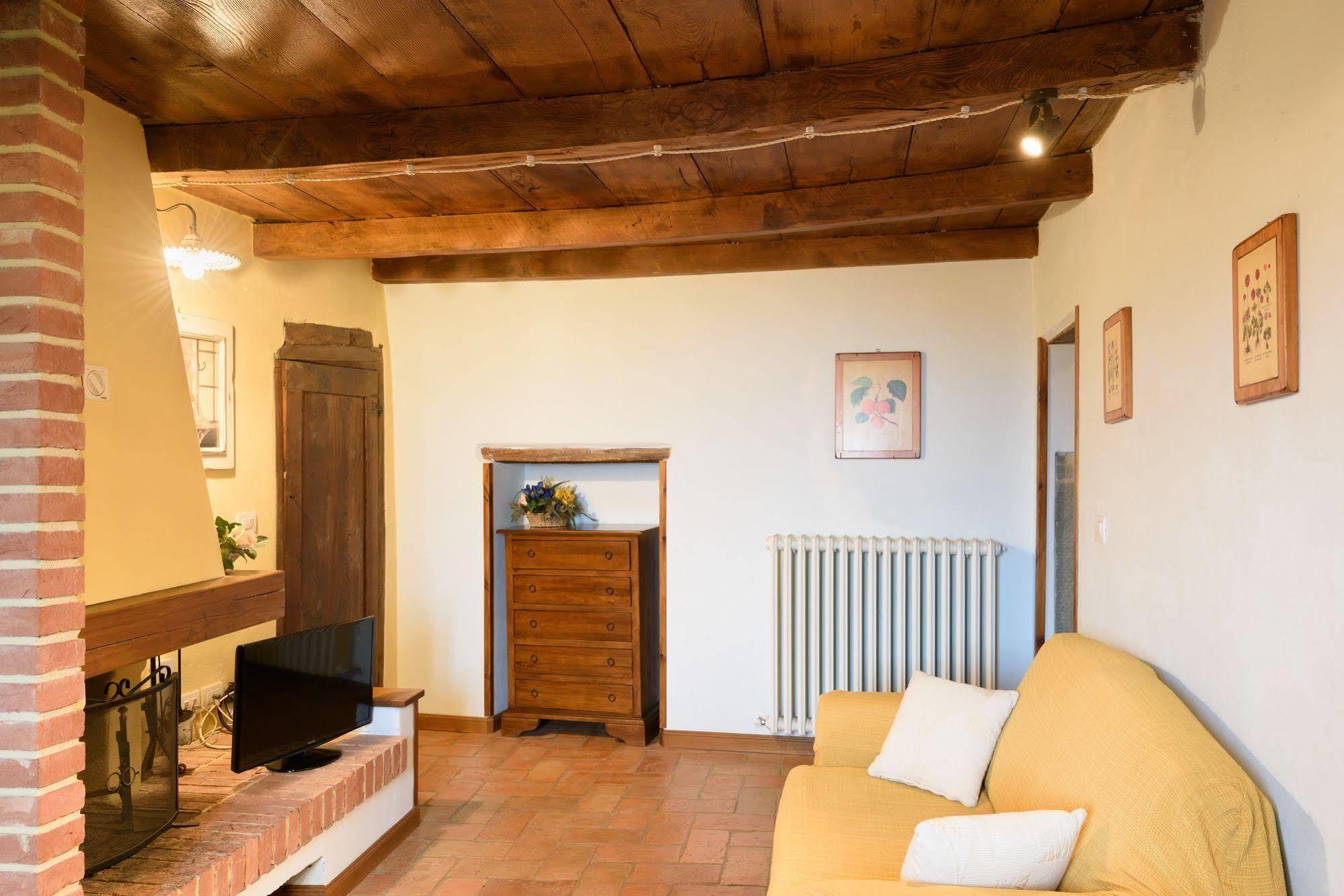 Borgo Dei Corsi Holiday House Reggiolo Buitenkant foto